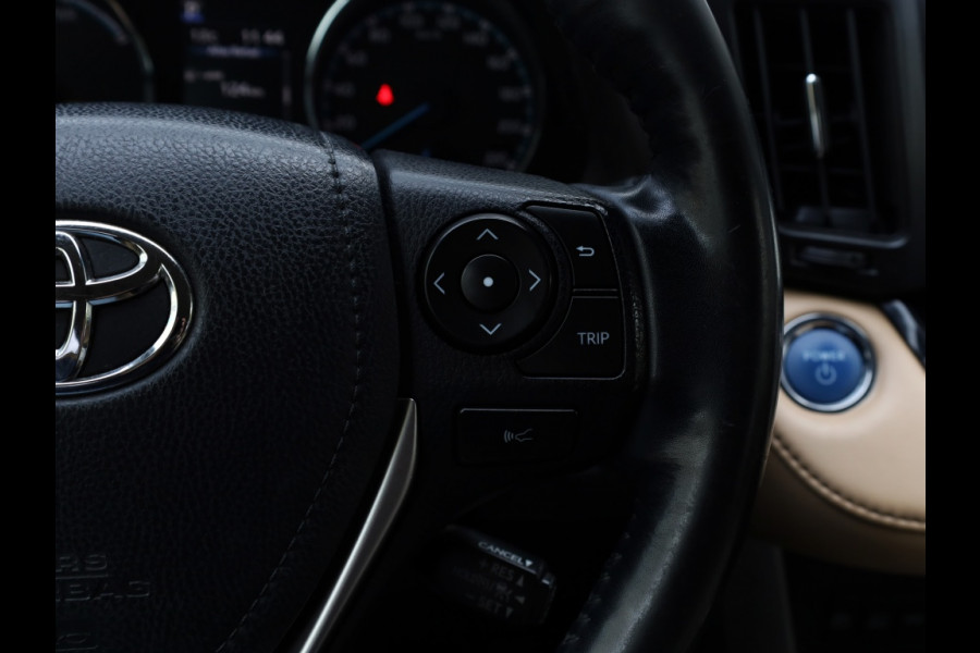 Toyota RAV4 2.5 Hybrid AWD Executive | Schuifdak | 360 Camera | Trekhaak Toyota RAV4 2.5 Hybrid AWD Executive | Schuifdak | 360 Camera | Trekhaak