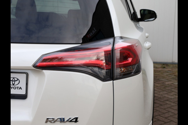 Toyota RAV4 2.5 Hybrid AWD Executive | Schuifdak | 360 Camera | Trekhaak Toyota RAV4 2.5 Hybrid AWD Executive | Schuifdak | 360 Camera | Trekhaak