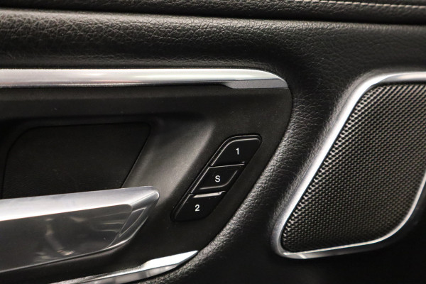 Dodge Ram 1500 5.7 V8 4x4 Crew Cab Laramie LED Cruise/Climate Panoramadak Luchtvering! Dodge Ram 1500 5.7 V8 4x4 Crew Cab Laramie LED Cruise/Climate Panoramadak Luchtvering!