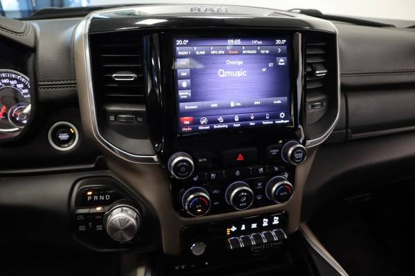 Dodge Ram 1500 5.7 V8 4x4 Crew Cab Laramie LED Cruise/Climate Panoramadak Luchtvering! Dodge Ram 1500 5.7 V8 4x4 Crew Cab Laramie LED Cruise/Climate Panoramadak Luchtvering!