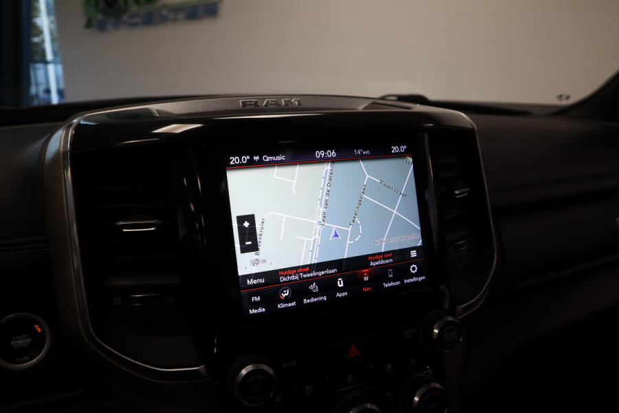 Dodge Ram 1500 5.7 V8 4x4 Crew Cab Laramie LED Cruise/Climate Panoramadak Luchtvering! Dodge Ram 1500 5.7 V8 4x4 Crew Cab Laramie LED Cruise/Climate Panoramadak Luchtvering!