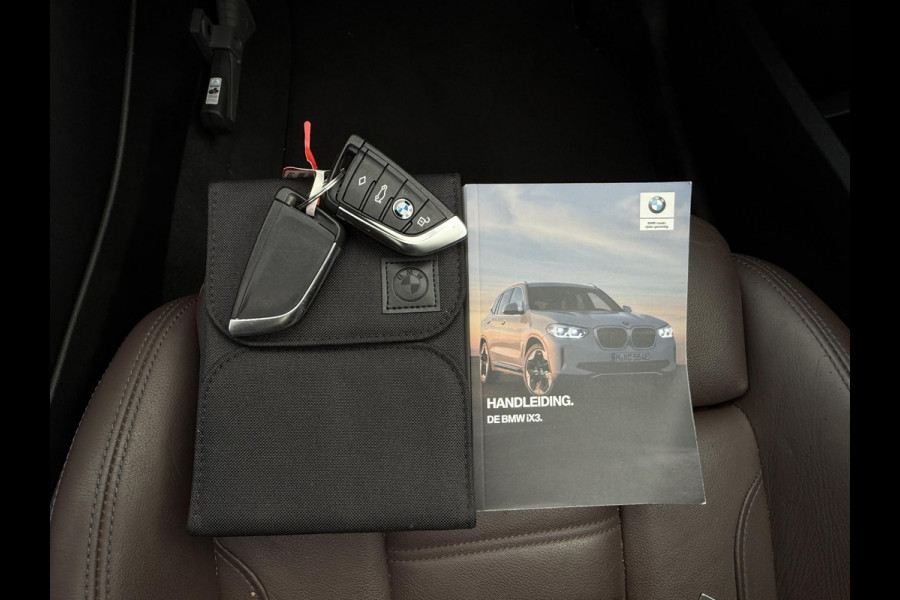 BMW iX3 High Executive 80 kWh | Trekhaak | Panorama | Leder | Navi | 360 Camera | BMW iX3 High Executive 80 kWh | Trekhaak | Panorama | Leder | Navi | 360 Camera |
