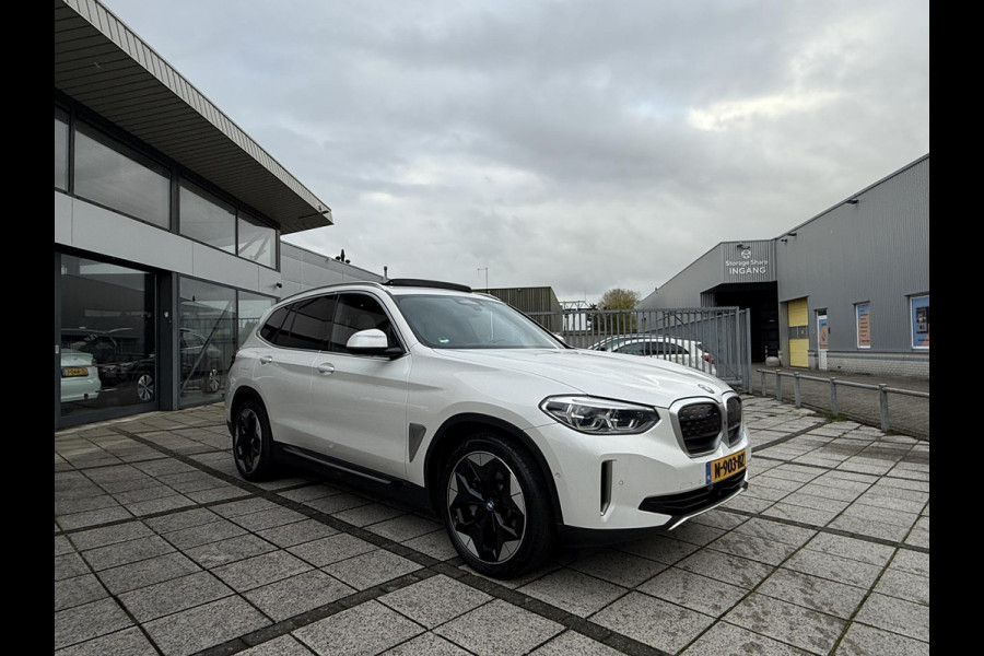 BMW iX3 High Executive 80 kWh | Trekhaak | Panorama | Leder | Navi | 360 Camera | BMW iX3 High Executive 80 kWh | Trekhaak | Panorama | Leder | Navi | 360 Camera |