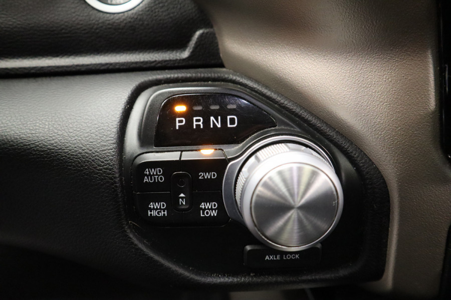 Dodge Ram 1500 5.7 V8 4x4 Crew Cab Laramie LED Cruise/Climate Panoramadak Luchtvering! Dodge Ram 1500 5.7 V8 4x4 Crew Cab Laramie LED Cruise/Climate Panoramadak Luchtvering!