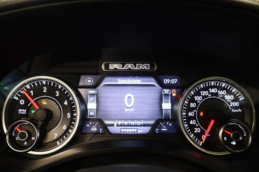 Dodge Ram 1500 5.7 V8 4x4 Crew Cab Laramie LED Cruise/Climate Panoramadak Luchtvering! Dodge Ram 1500 5.7 V8 4x4 Crew Cab Laramie LED Cruise/Climate Panoramadak Luchtvering!