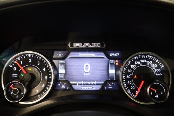 Dodge Ram 1500 5.7 V8 4x4 Crew Cab Laramie LED Cruise/Climate Panoramadak Luchtvering! Dodge Ram 1500 5.7 V8 4x4 Crew Cab Laramie LED Cruise/Climate Panoramadak Luchtvering!