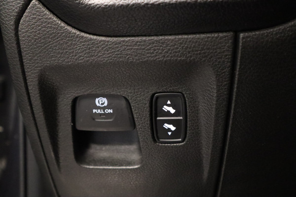 Dodge Ram 1500 5.7 V8 4x4 Crew Cab Laramie LED Cruise/Climate Panoramadak Luchtvering! Dodge Ram 1500 5.7 V8 4x4 Crew Cab Laramie LED Cruise/Climate Panoramadak Luchtvering!