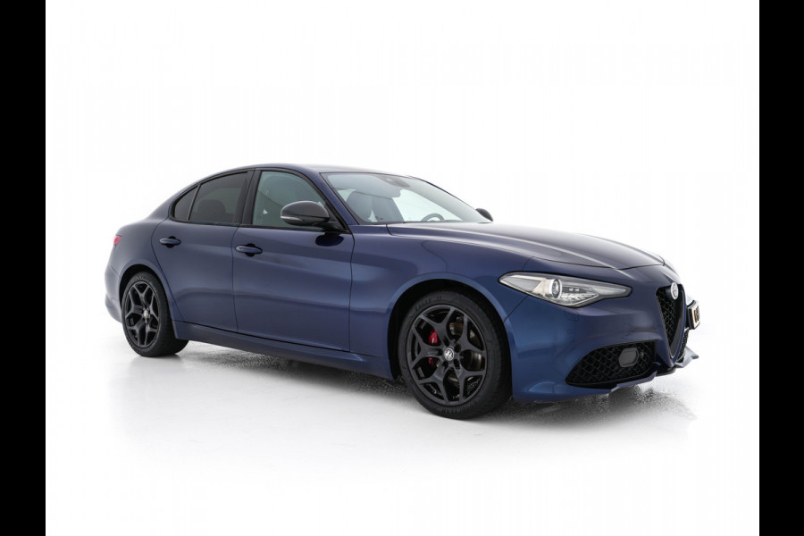 Alfa Romeo Giulia 2.0T B-Tech (INCL-BTW) Aut. *LUXURY-LEATHER | XENON | ADAPTIVE-CRUISE | MEMORY-PACK | HEATED-SPORTSEATS | KEYLESS | CAMERA | NAVI-FULLMAP | DAB+ | SHIFT-PADDLES | PRIVACY-GLASS | ECC | 18"ALU* Alfa Romeo Giulia 2.0T B-Tech (INCL-BTW) Aut. *LUXURY-LEATHER | XENON | ADAPTIVE-CRUISE | MEMORY-PACK | HEATED-SPORTSEATS | KEYLESS | CAMERA | NAVI-FULLMAP | DAB+ | SHIFT-PADDLES | PRIVACY-GLASS | ECC | 18"ALU*