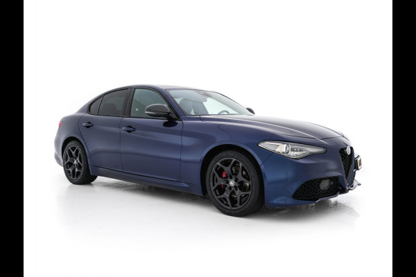 Alfa Romeo Giulia 2.0T B-Tech (INCL-BTW) Aut. *LUXURY-LEATHER | XENON | ADAPTIVE-CRUISE | MEMORY-PACK | HEATED-SPORTSEATS | KEYLESS | CAMERA | NAVI-FULLMAP | DAB+ | SHIFT-PADDLES | PRIVACY-GLASS | ECC | 18"ALU*