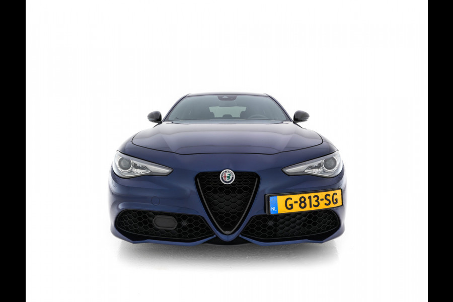 Alfa Romeo Giulia 2.0T B-Tech (INCL-BTW) Aut. *LUXURY-LEATHER | XENON | ADAPTIVE-CRUISE | MEMORY-PACK | HEATED-SPORTSEATS | KEYLESS | CAMERA | NAVI-FULLMAP | DAB+ | SHIFT-PADDLES | PRIVACY-GLASS | ECC | 18"ALU* Alfa Romeo Giulia 2.0T B-Tech (INCL-BTW) Aut. *LUXURY-LEATHER | XENON | ADAPTIVE-CRUISE | MEMORY-PACK | HEATED-SPORTSEATS | KEYLESS | CAMERA | NAVI-FULLMAP | DAB+ | SHIFT-PADDLES | PRIVACY-GLASS | ECC | 18"ALU*