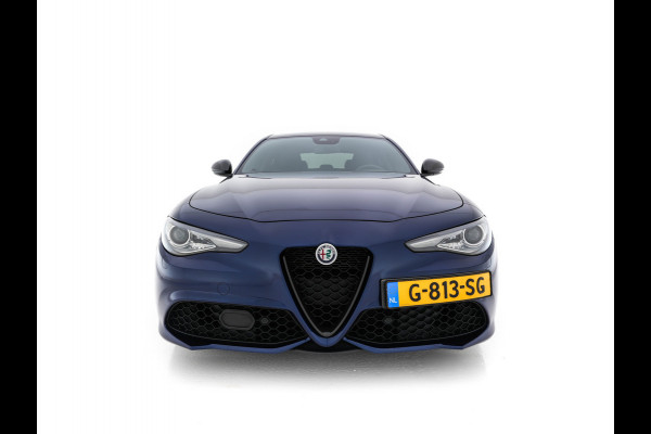 Alfa Romeo Giulia 2.0T B-Tech (INCL-BTW) Aut. *LUXURY-LEATHER | XENON | ADAPTIVE-CRUISE | MEMORY-PACK | HEATED-SPORTSEATS | KEYLESS | CAMERA | NAVI-FULLMAP | DAB+ | SHIFT-PADDLES | PRIVACY-GLASS | ECC | 18"ALU* Alfa Romeo Giulia 2.0T B-Tech (INCL-BTW) Aut. *LUXURY-LEATHER | XENON | ADAPTIVE-CRUISE | MEMORY-PACK | HEATED-SPORTSEATS | KEYLESS | CAMERA | NAVI-FULLMAP | DAB+ | SHIFT-PADDLES | PRIVACY-GLASS | ECC | 18"ALU*