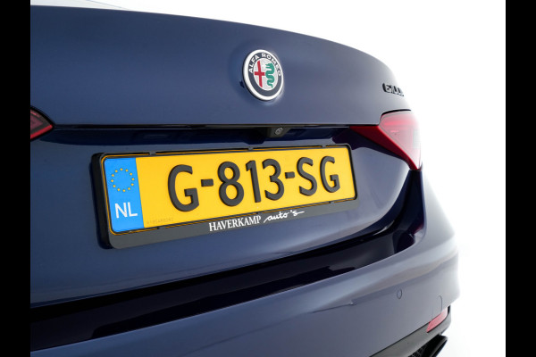 Alfa Romeo Giulia 2.0T B-Tech (INCL-BTW) Aut. *LUXURY-LEATHER | XENON | ADAPTIVE-CRUISE | MEMORY-PACK | HEATED-SPORTSEATS | KEYLESS | CAMERA | NAVI-FULLMAP | DAB+ | SHIFT-PADDLES | PRIVACY-GLASS | ECC | 18"ALU* Alfa Romeo Giulia 2.0T B-Tech (INCL-BTW) Aut. *LUXURY-LEATHER | XENON | ADAPTIVE-CRUISE | MEMORY-PACK | HEATED-SPORTSEATS | KEYLESS | CAMERA | NAVI-FULLMAP | DAB+ | SHIFT-PADDLES | PRIVACY-GLASS | ECC | 18"ALU*