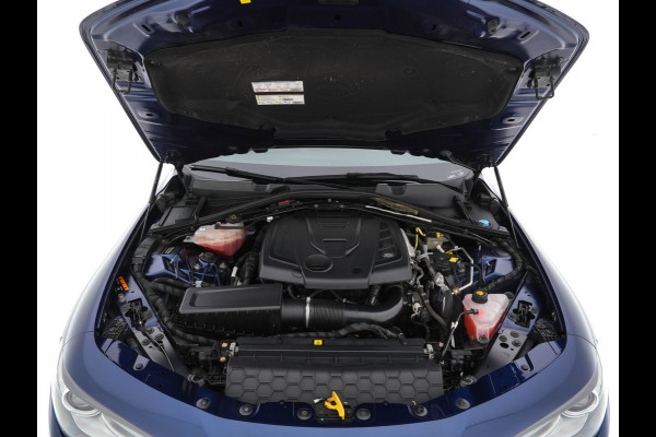 Alfa Romeo Giulia 2.0T B-Tech (INCL-BTW) Aut. *LUXURY-LEATHER | XENON | ADAPTIVE-CRUISE | MEMORY-PACK | HEATED-SPORTSEATS | KEYLESS | CAMERA | NAVI-FULLMAP | DAB+ | SHIFT-PADDLES | PRIVACY-GLASS | ECC | 18"ALU* Alfa Romeo Giulia 2.0T B-Tech (INCL-BTW) Aut. *LUXURY-LEATHER | XENON | ADAPTIVE-CRUISE | MEMORY-PACK | HEATED-SPORTSEATS | KEYLESS | CAMERA | NAVI-FULLMAP | DAB+ | SHIFT-PADDLES | PRIVACY-GLASS | ECC | 18"ALU*