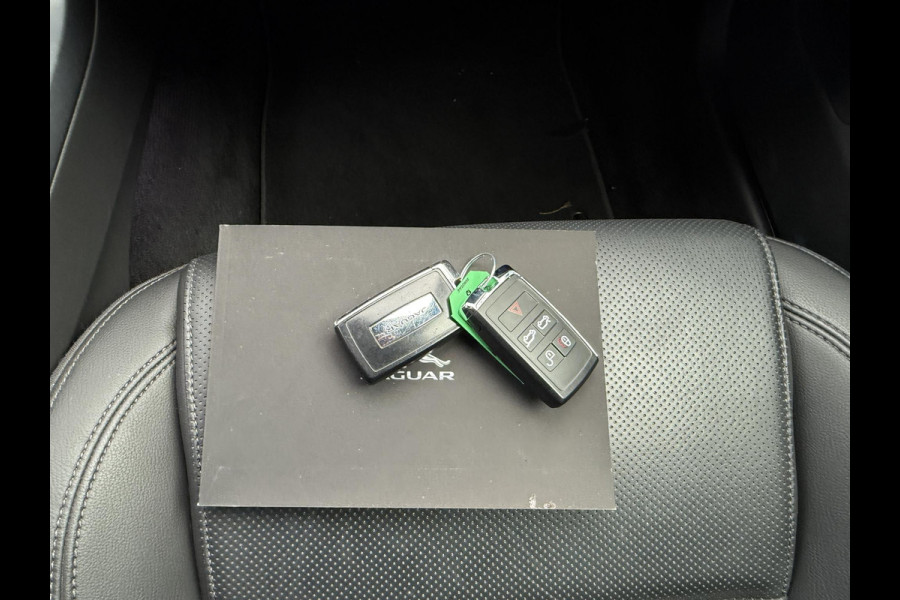 Jaguar I-PACE EV400 Business SE 90 kWh | Navi | Panorama | Leder | Camera Jaguar I-PACE EV400 Business SE 90 kWh | Navi | Panorama | Leder | Camera