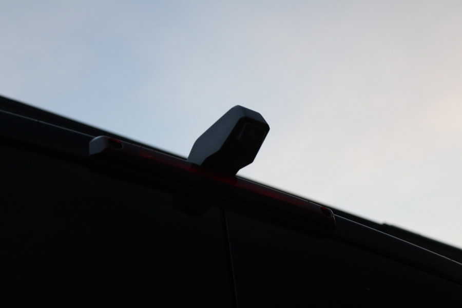 Renault Master T35 2.0 dCi 170pk L2H2 Extra DC - Navigatie - Camera - 270 gr deuren - Parkeersensoren - Draadloos laden - Rijklaar