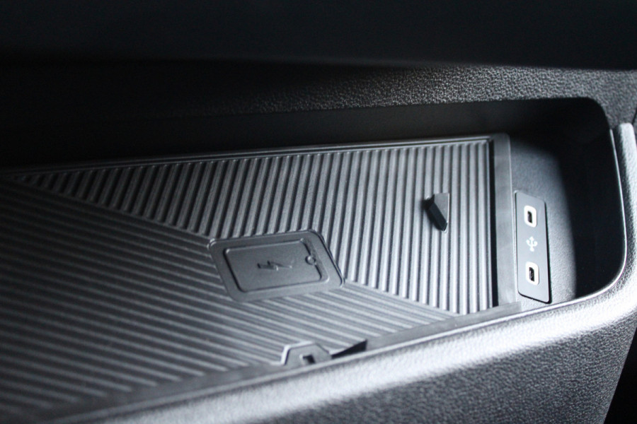 Renault Master T35 2.0 dCi 170pk L2H2 Extra DC - Navigatie - Camera - 270 gr deuren - Parkeersensoren - Draadloos laden - Rijklaar