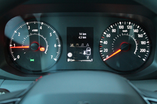 Renault Master T35 2.0 dCi 170pk L2H2 Extra DC - Navigatie - Camera - 270 gr deuren - Parkeersensoren - Draadloos laden - Rijklaar