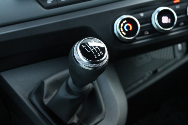 Renault Master T35 2.0 dCi 170pk L2H2 Extra DC - Navigatie - Camera - 270 gr deuren - Parkeersensoren - Draadloos laden - Rijklaar