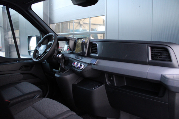 Renault Master T35 2.0 dCi 170pk L2H2 Extra DC - Navigatie - Camera - 270 gr deuren - Parkeersensoren - Draadloos laden - Rijklaar