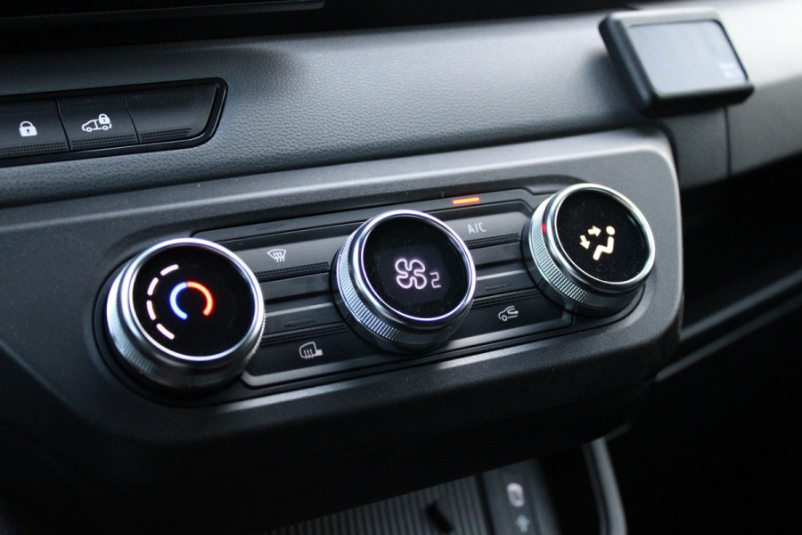 Renault Master T35 2.0 dCi 170pk L2H2 Extra DC - Navigatie - Camera - 270 gr deuren - Parkeersensoren - Draadloos laden - Rijklaar