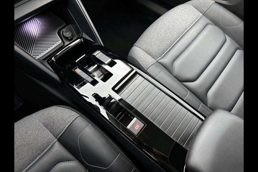 Citroën C4 X 1.2 Puretech Max CAMERA | CARPLAY | AD-CRUISE | HEAD-UP Citroën C4 X 1.2 Puretech Max CAMERA | CARPLAY | AD-CRUISE | HEAD-UP