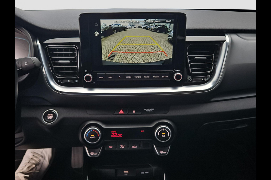 Kia Stonic 1.0 T-GDi MHEV DynamicPlusLine | Automaat | Stoel- en Stuurverwarming | Navi | Cimate Control | Cruise Control | Key-less | Kia Stonic 1.0 T-GDi MHEV DynamicPlusLine | Automaat | Stoel- en Stuurverwarming | Navi | Cimate Control | Cruise Control | Key-less |