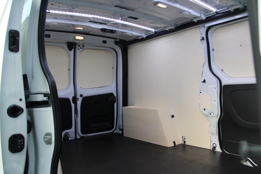 Renault Trafic 2.0 Blue dCi 170 T30 L2H1 Extra 170pk - 2x Schuifdeur - Betimmering - Stoelverwarming - Trekhaak - Camera - LED - Blind Spot - R