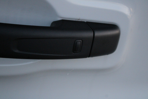 Renault Trafic 2.0 Blue dCi 170 T30 L2H1 Extra 170pk - 2x Schuifdeur - Betimmering - Stoelverwarming - Trekhaak - Camera - LED - Blind Spot - R