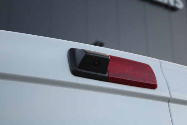 Renault Trafic 2.0 Blue dCi 170 T30 L2H1 Extra 170pk - 2x Schuifdeur - Betimmering - Stoelverwarming - Trekhaak - Camera - LED - Blind Spot - R