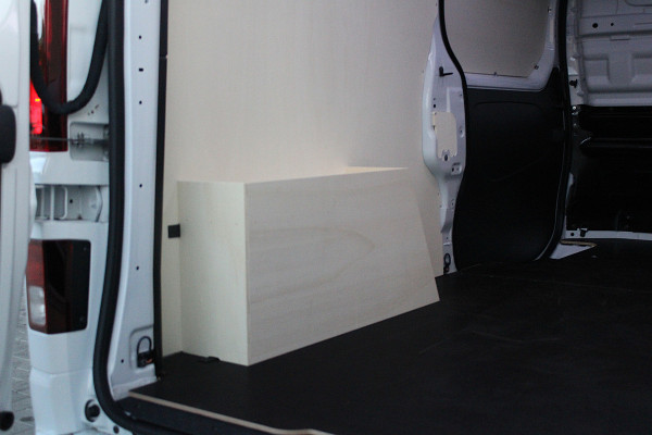 Renault Trafic 2.0 Blue dCi 170 T30 L2H1 Extra 170pk - 2x Schuifdeur - Betimmering - Stoelverwarming - Trekhaak - Camera - LED - Blind Spot - R