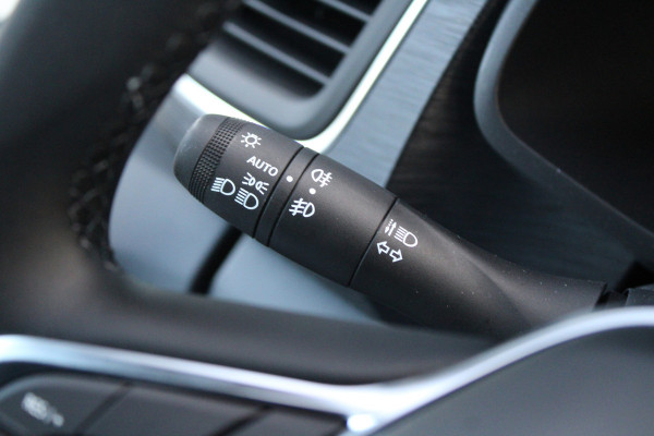 Renault Trafic 2.0 Blue dCi 170 T30 L2H1 Extra 170pk - 2x Schuifdeur - Betimmering - Stoelverwarming - Trekhaak - Camera - LED - Blind Spot - R