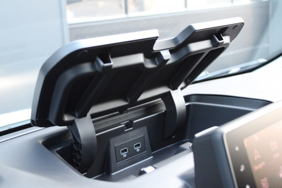 Renault Trafic 2.0 Blue dCi 170 T30 L2H1 Extra 170pk - 2x Schuifdeur - Betimmering - Stoelverwarming - Trekhaak - Camera - LED - Blind Spot - R