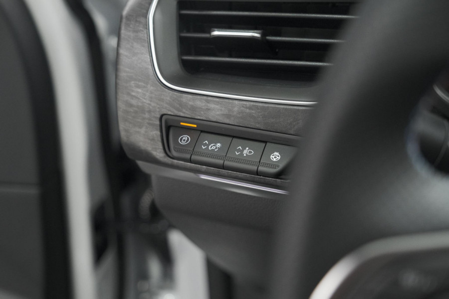 Renault Arkana 1.6 E-Tech hybrid 145 Esprit Alpine | 360 Camera | Adaptieve Cruise Control | Pack Winter | Dodehoekdetectie Renault Arkana 1.6 E-Tech hybrid 145 Esprit Alpine | 360 Camera | Adaptieve Cruise Control | Pack Winter | Dodehoekdetectie