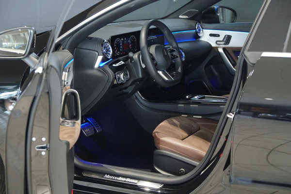 Mercedes-Benz CLA-Klasse Shooting Brake 180 AMG Line + 360° CAMERA / HEAD-UP / BURMESTER / MEMORY