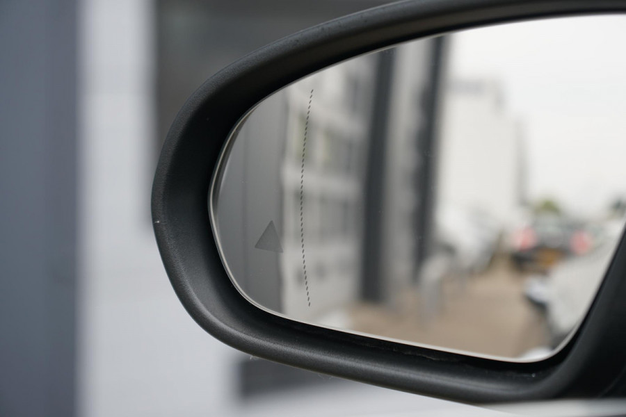 Mercedes-Benz CLA-Klasse Shooting Brake 180 AMG Line + 360° CAMERA / HEAD-UP / BURMESTER / MEMORY