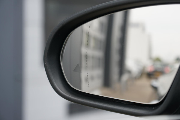 Mercedes-Benz CLA-Klasse Shooting Brake 180 AMG Line + 360° CAMERA / HEAD-UP / BURMESTER / MEMORY