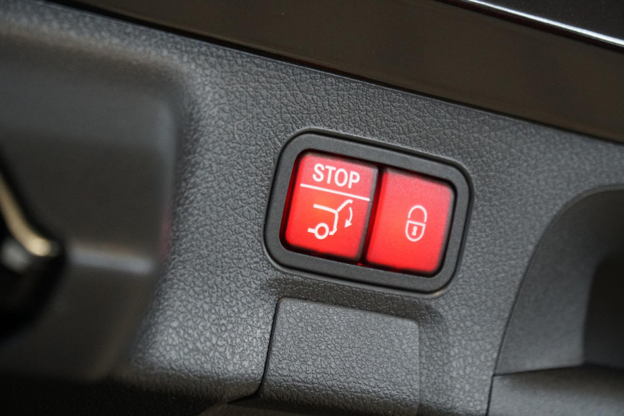 Mercedes-Benz CLA-Klasse Shooting Brake 180 AMG Line + 360° CAMERA / HEAD-UP / BURMESTER / MEMORY