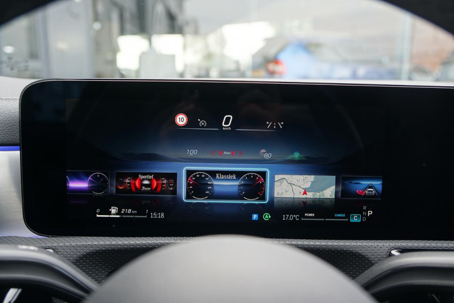 Mercedes-Benz CLA-Klasse Shooting Brake 180 AMG Line + 360° CAMERA / HEAD-UP / BURMESTER / MEMORY