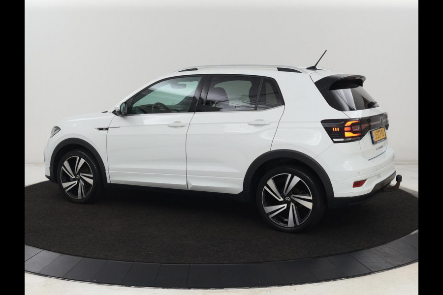 Volkswagen T-Cross 1.5 TSI Style R Line | Stoelverwarming | Trekhaak | Camera | Keyless | BEATS Sound | Virtual Cockpit | Carplay | Navigatie | Adaptive cruise | Climate control Volkswagen T-Cross 1.5 TSI Style R Line | Stoelverwarming | Trekhaak | Camera | Keyless | BEATS Sound | Virtual Cockpit | Carplay | Navigatie | Adaptive cruise | Climate control