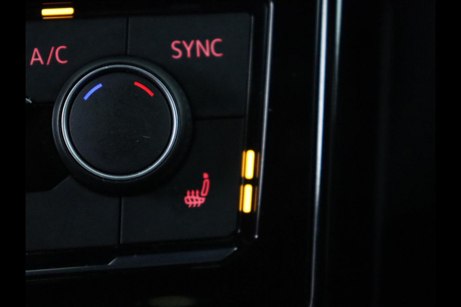 Volkswagen T-Cross 1.5 TSI Style R Line | Stoelverwarming | Trekhaak | Camera | Keyless | BEATS Sound | Virtual Cockpit | Carplay | Navigatie | Adaptive cruise | Climate control Volkswagen T-Cross 1.5 TSI Style R Line | Stoelverwarming | Trekhaak | Camera | Keyless | BEATS Sound | Virtual Cockpit | Carplay | Navigatie | Adaptive cruise | Climate control