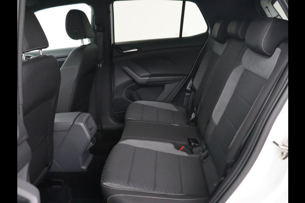 Volkswagen T-Cross 1.5 TSI Style R Line | Stoelverwarming | Trekhaak | Camera | Keyless | BEATS Sound | Virtual Cockpit | Carplay | Navigatie | Adaptive cruise | Climate control Volkswagen T-Cross 1.5 TSI Style R Line | Stoelverwarming | Trekhaak | Camera | Keyless | BEATS Sound | Virtual Cockpit | Carplay | Navigatie | Adaptive cruise | Climate control