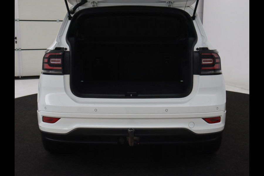 Volkswagen T-Cross 1.5 TSI Style R Line | Stoelverwarming | Trekhaak | Camera | Keyless | BEATS Sound | Virtual Cockpit | Carplay | Navigatie | Adaptive cruise | Climate control Volkswagen T-Cross 1.5 TSI Style R Line | Stoelverwarming | Trekhaak | Camera | Keyless | BEATS Sound | Virtual Cockpit | Carplay | Navigatie | Adaptive cruise | Climate control