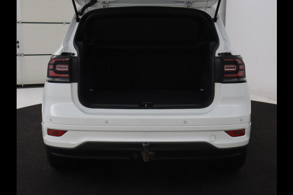 Volkswagen T-Cross 1.5 TSI Style R Line | Stoelverwarming | Trekhaak | Camera | Keyless | BEATS Sound | Virtual Cockpit | Carplay | Navigatie | Adaptive cruise | Climate control Volkswagen T-Cross 1.5 TSI Style R Line | Stoelverwarming | Trekhaak | Camera | Keyless | BEATS Sound | Virtual Cockpit | Carplay | Navigatie | Adaptive cruise | Climate control