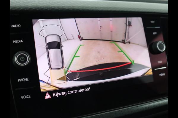 Volkswagen T-Cross 1.5 TSI Style R Line | Stoelverwarming | Trekhaak | Camera | Keyless | BEATS Sound | Virtual Cockpit | Carplay | Navigatie | Adaptive cruise | Climate control Volkswagen T-Cross 1.5 TSI Style R Line | Stoelverwarming | Trekhaak | Camera | Keyless | BEATS Sound | Virtual Cockpit | Carplay | Navigatie | Adaptive cruise | Climate control