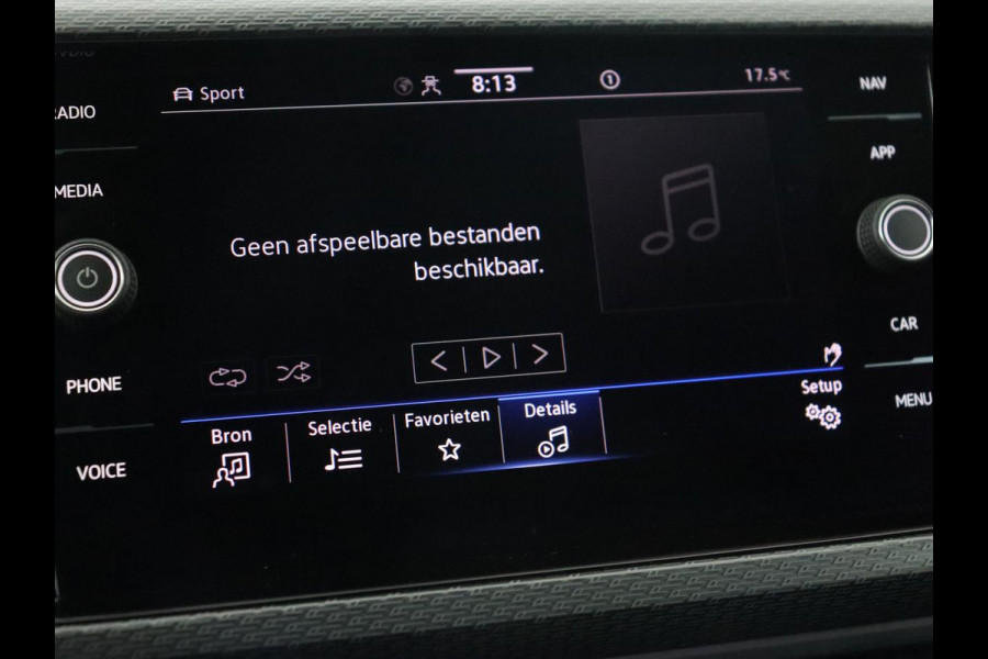 Volkswagen T-Cross 1.5 TSI Style R Line | Stoelverwarming | Trekhaak | Camera | Keyless | BEATS Sound | Virtual Cockpit | Carplay | Navigatie | Adaptive cruise | Climate control Volkswagen T-Cross 1.5 TSI Style R Line | Stoelverwarming | Trekhaak | Camera | Keyless | BEATS Sound | Virtual Cockpit | Carplay | Navigatie | Adaptive cruise | Climate control