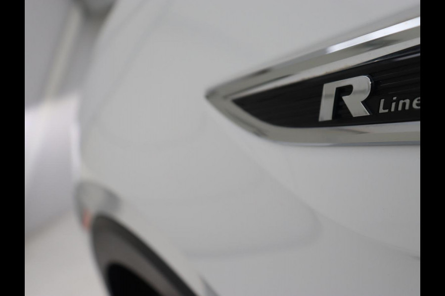 Volkswagen T-Cross 1.5 TSI Style R Line | Stoelverwarming | Trekhaak | Camera | Keyless | BEATS Sound | Virtual Cockpit | Carplay | Navigatie | Adaptive cruise | Climate control Volkswagen T-Cross 1.5 TSI Style R Line | Stoelverwarming | Trekhaak | Camera | Keyless | BEATS Sound | Virtual Cockpit | Carplay | Navigatie | Adaptive cruise | Climate control