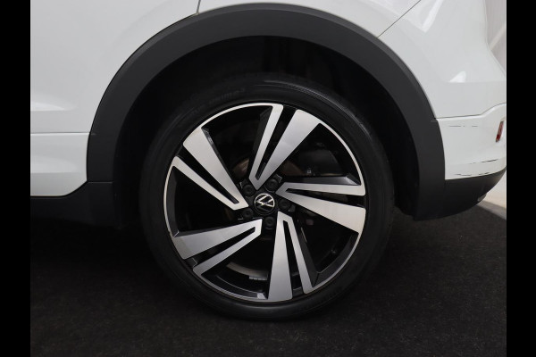 Volkswagen T-Cross 1.5 TSI Style R Line | Stoelverwarming | Trekhaak | Camera | Keyless | BEATS Sound | Virtual Cockpit | Carplay | Navigatie | Adaptive cruise | Climate control Volkswagen T-Cross 1.5 TSI Style R Line | Stoelverwarming | Trekhaak | Camera | Keyless | BEATS Sound | Virtual Cockpit | Carplay | Navigatie | Adaptive cruise | Climate control