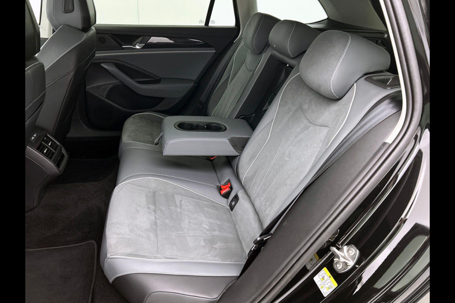 Volkswagen Passat Variant 1.5 eTSI 150PK Elegance Business CAMERA | AD-CRUISE | COMFORT-STOELEN