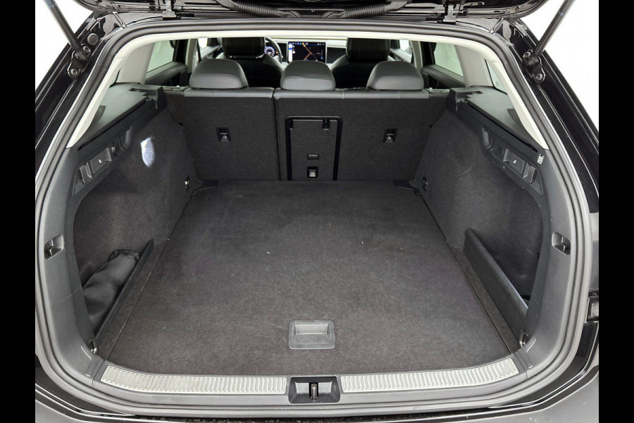 Volkswagen Passat Variant 1.5 eTSI 150PK Elegance Business CAMERA | AD-CRUISE | COMFORT-STOELEN