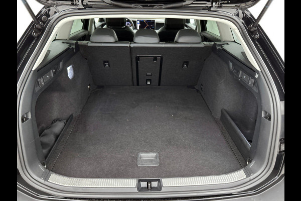 Volkswagen Passat Variant 1.5 eTSI 150PK Elegance Business CAMERA | AD-CRUISE | COMFORT-STOELEN